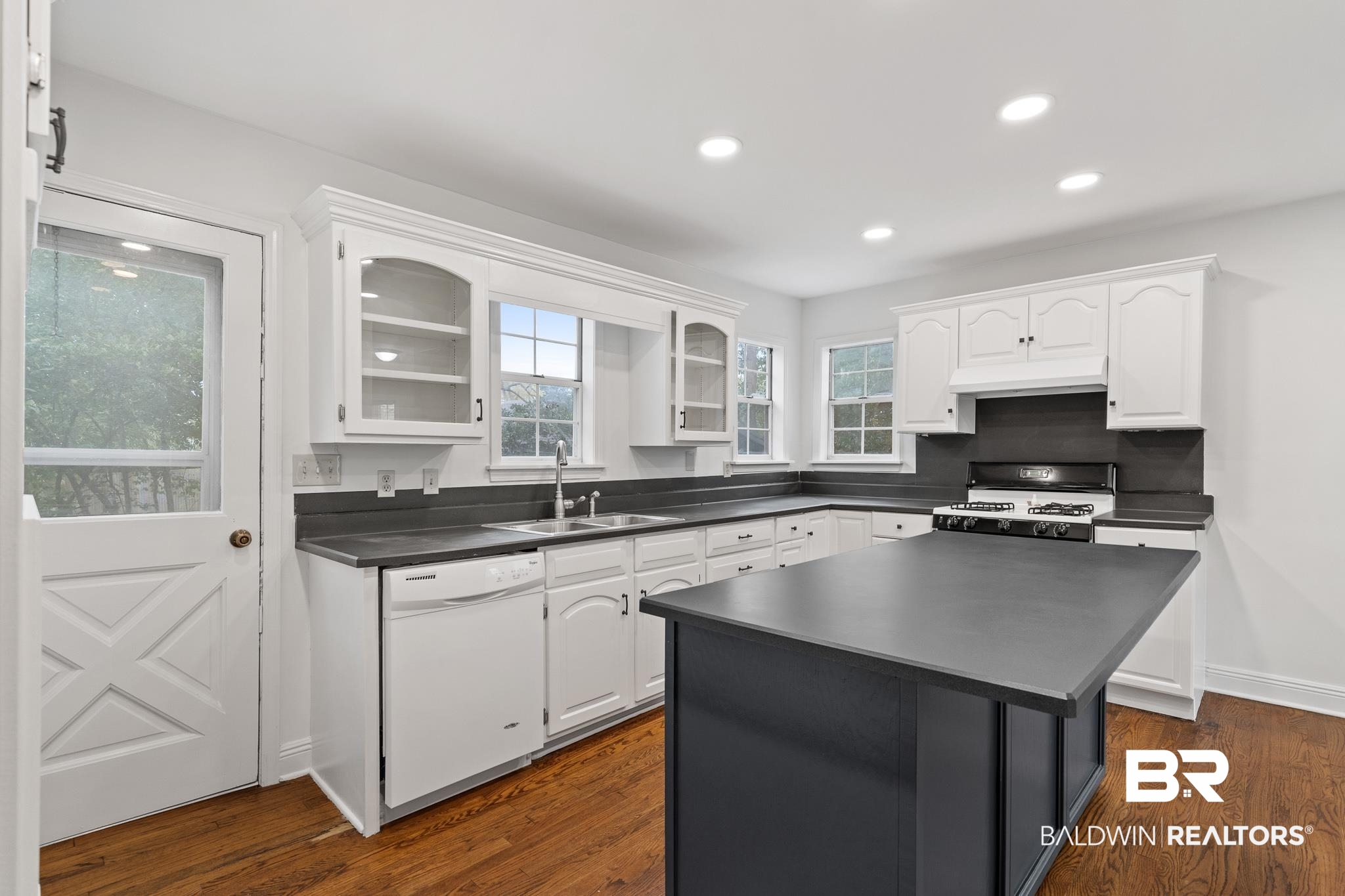 304 Liberty Street Fairhope, AL 36532 - Photo 10 of 25