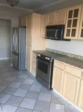 $4,500 | 6225 Lake Washington Boulevard Northeast, Unit 102, Kirkland, WA 98033