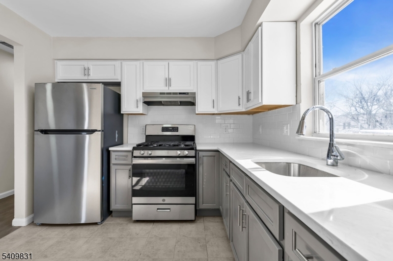 822 South 19th Street Newark, NJ 07108 - Photo 2 of 50