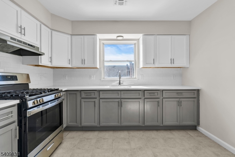 822 South 19th Street Newark, NJ 07108 - Photo 3 of 50