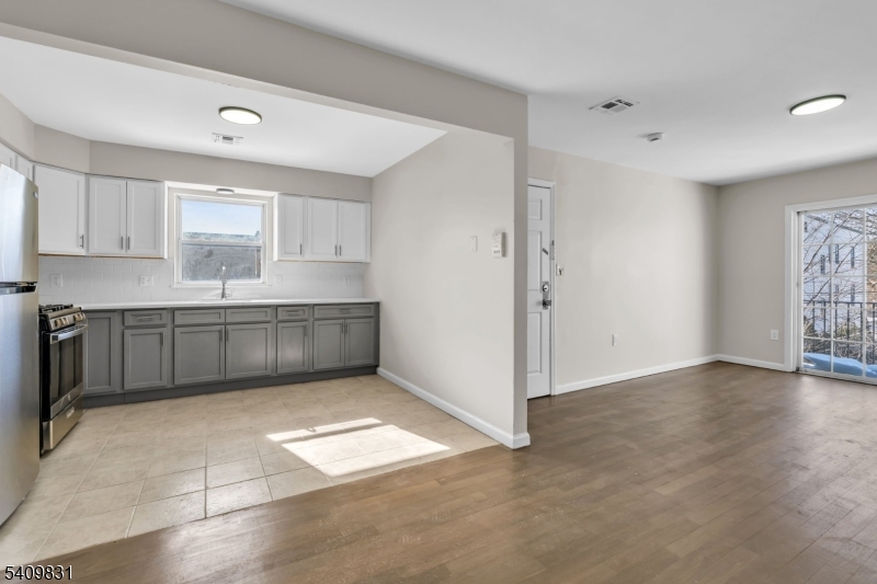 822 South 19th Street Newark, NJ 07108 - Photo 8 of 50