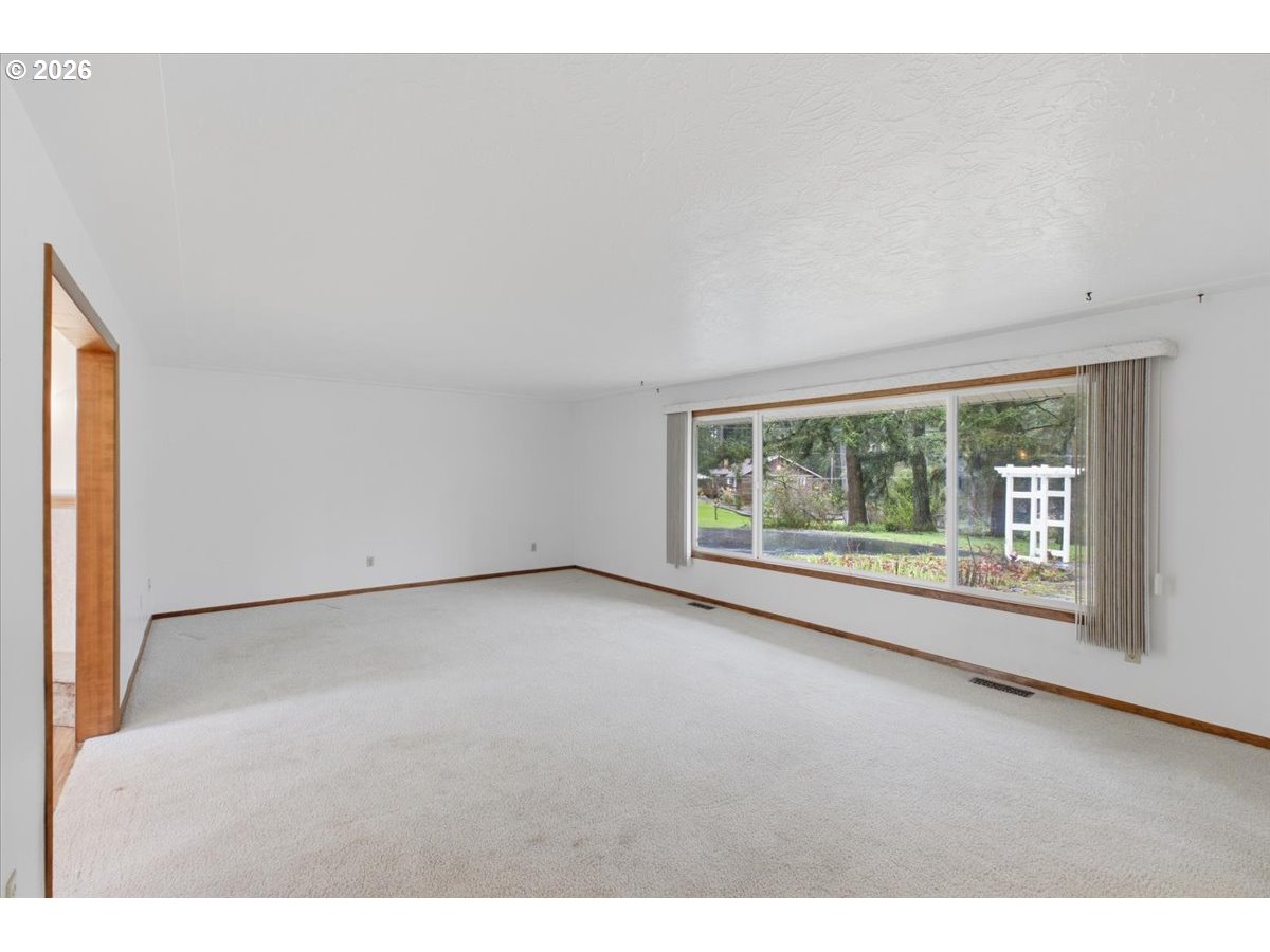 38619 Parkside Road Northeast Albany, OR 97322 - Photo 6 of 48 Gallery Image 6