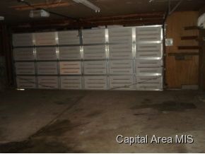 20472 South Atwater Road Carlinville, IL 62626 - Photo 11 of 12 Gallery Image 11