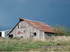 20472 South Atwater Road Carlinville, IL 62626 - Photo 2 of 12 Gallery Image 2