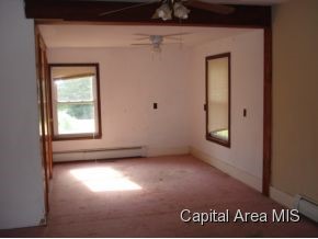 20472 South Atwater Road Carlinville, IL 62626 - Photo 3 of 12 Gallery Image 3