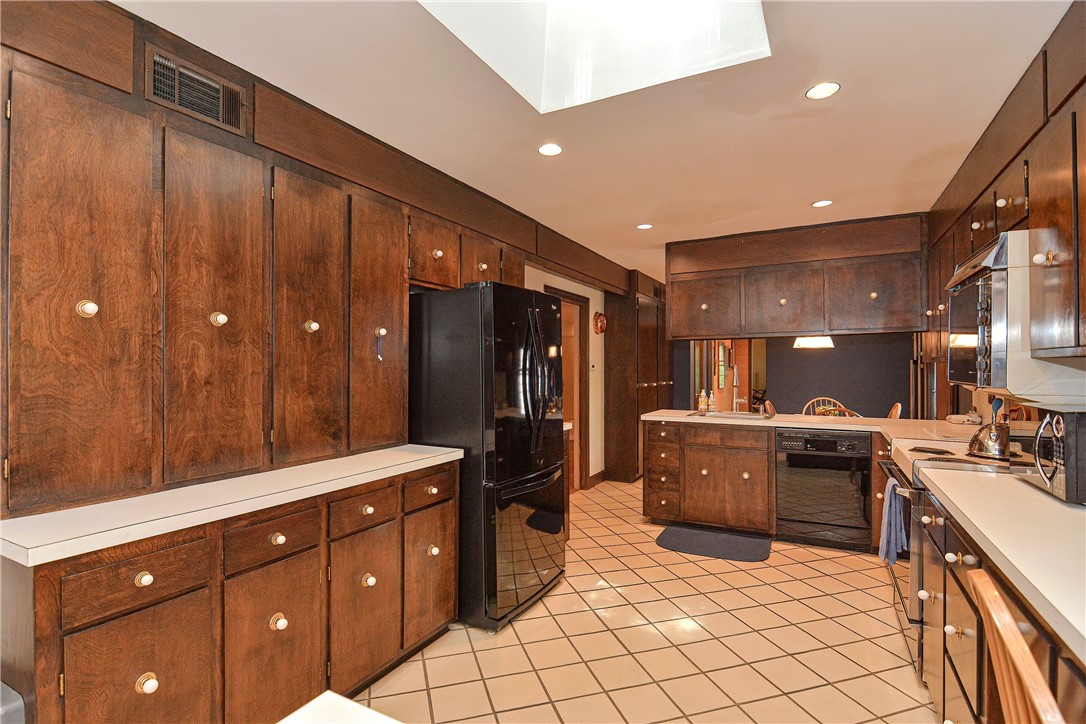 40 Winfield Road Providence, RI 02906 - Photo 16 of 34 Gallery Image 16