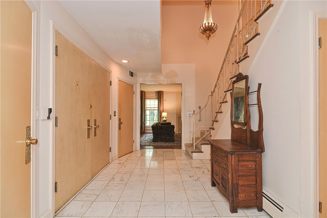 40 Winfield Road Providence, RI 02906 - Photo 5 of 34 Gallery Image 5