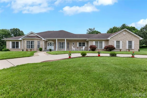 $750,000 | 17971 Argonne Estates Drive, Florissant, MO 63034
