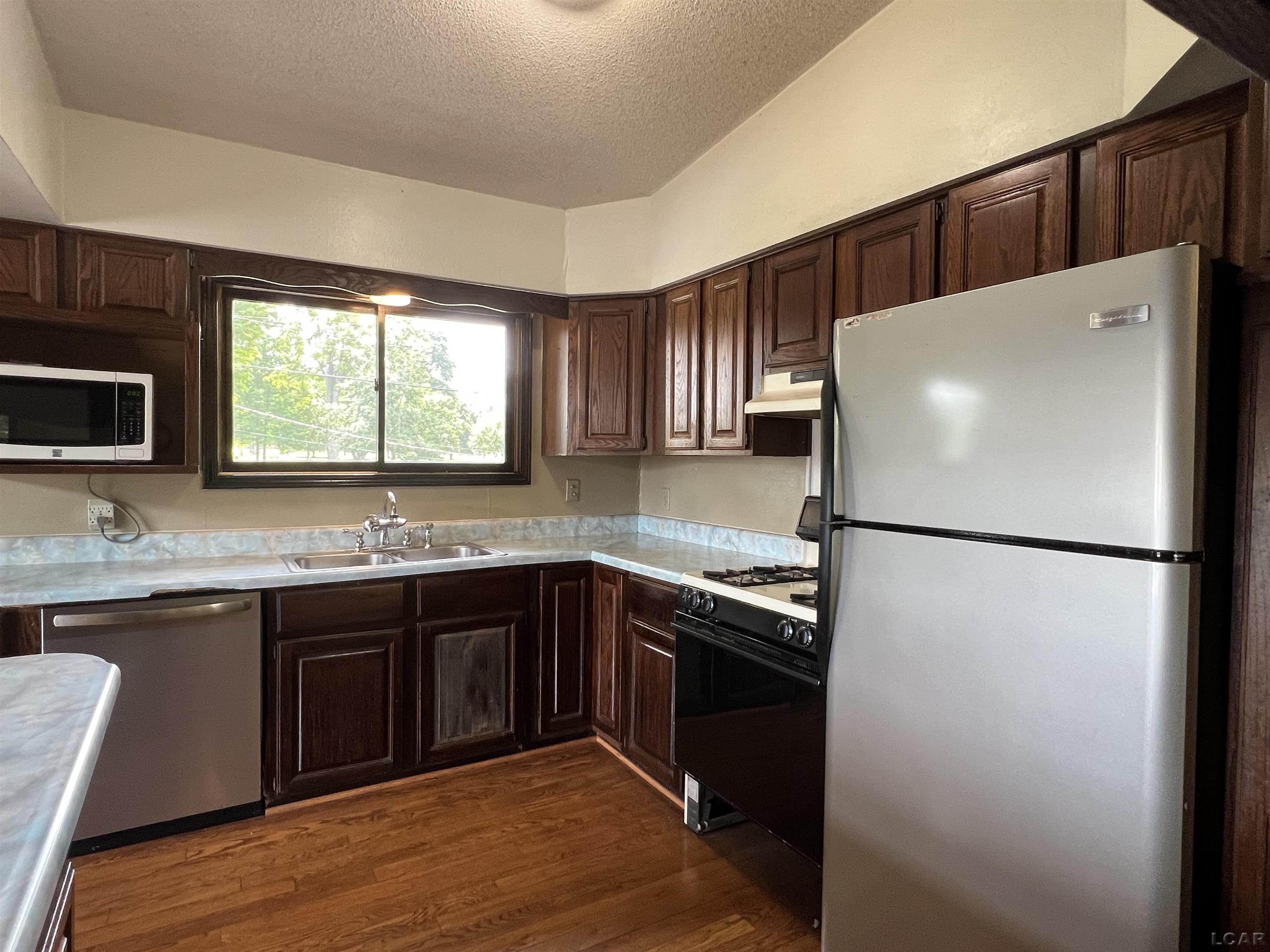 2020 Curtis Road Adrian, MI 49221 - Photo 9 of 35 50117133-8.JPG