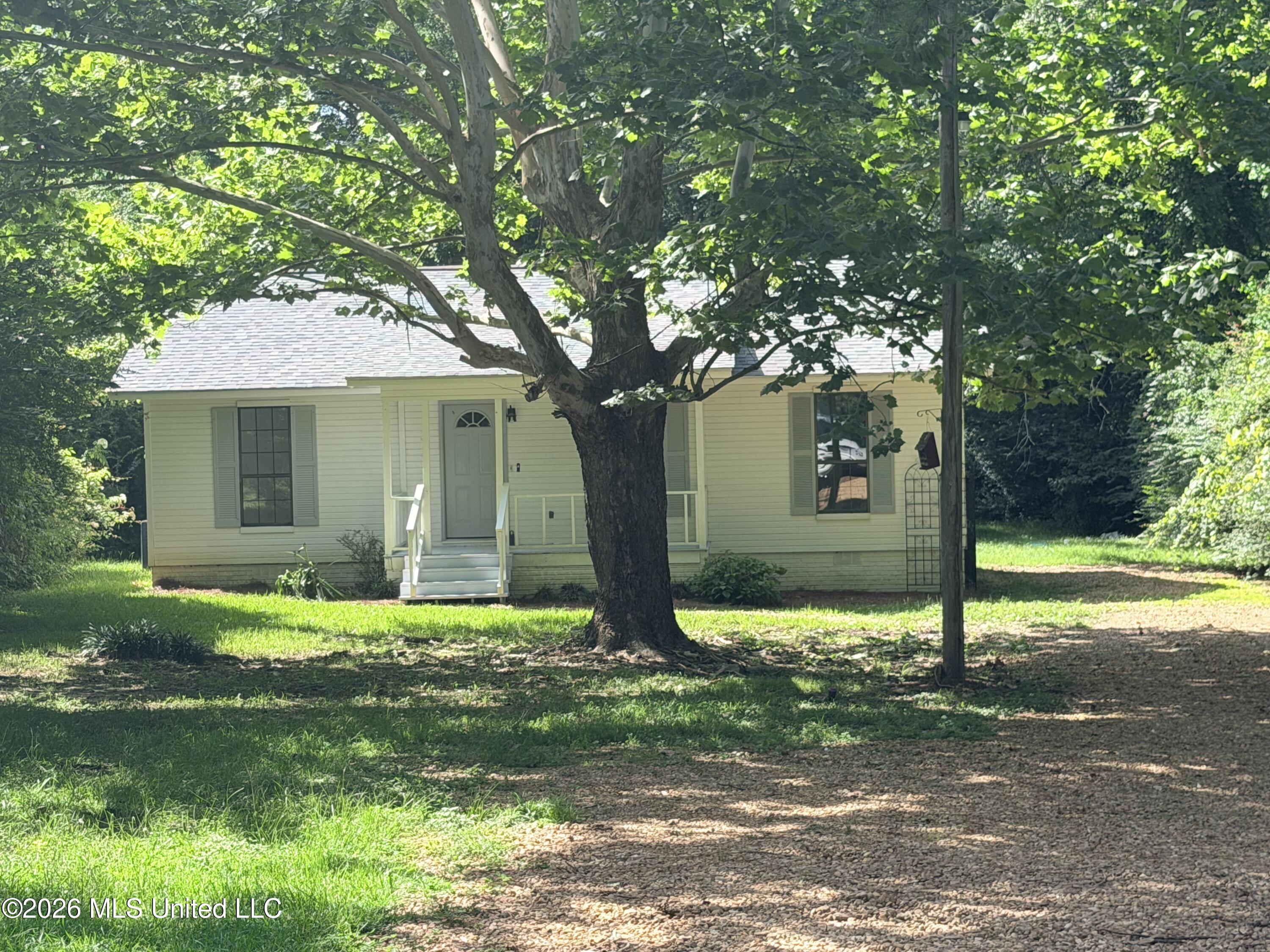 260 Morrison Road Florence, MS 39073 - Photo 3 of 20 IMG_8728