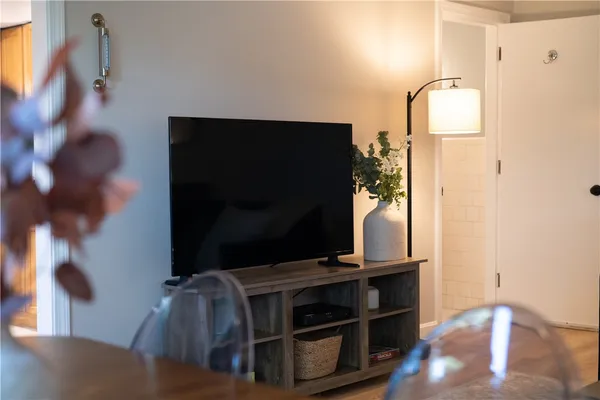 $2,150 | 534 Aquidneck Avenue, Unit A, Middletown, RI 02842