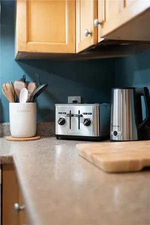 $2,150 | 534 Aquidneck Avenue, Unit A, Middletown, RI 02842