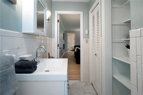 $2,150 | 534 Aquidneck Avenue, Unit A, Middletown, RI 02842