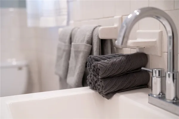 $2,150 | 534 Aquidneck Avenue, Unit A, Middletown, RI 02842