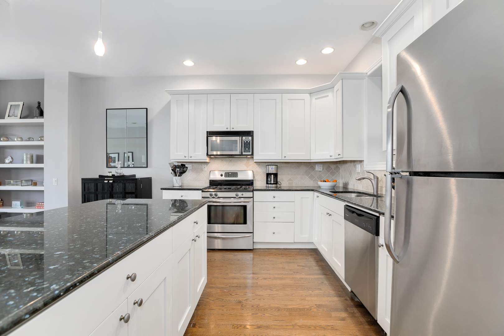 1355 West Washington Boulevard, Unit 2B Chicago, IL 60607 - Photo 11 of 24