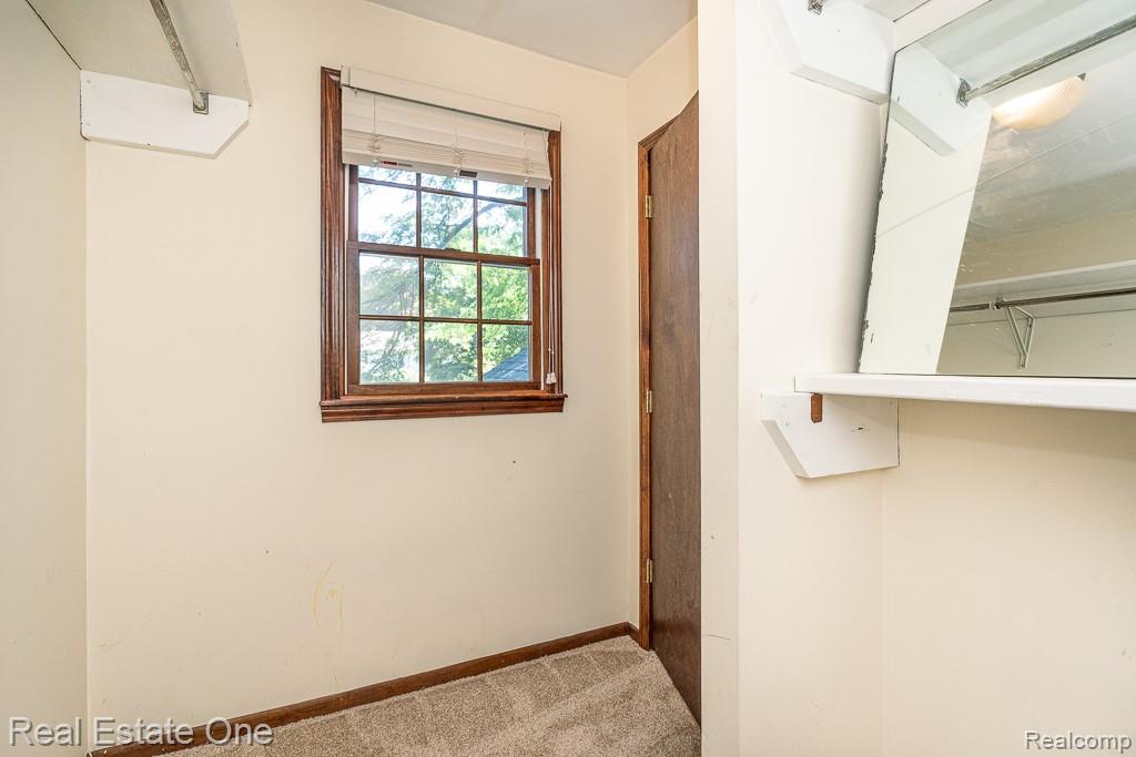 1377 Barneswood Lane Rochester, MI 48306 - Photo 33 of 39 1377 Barneswood_MLS-038.jpg