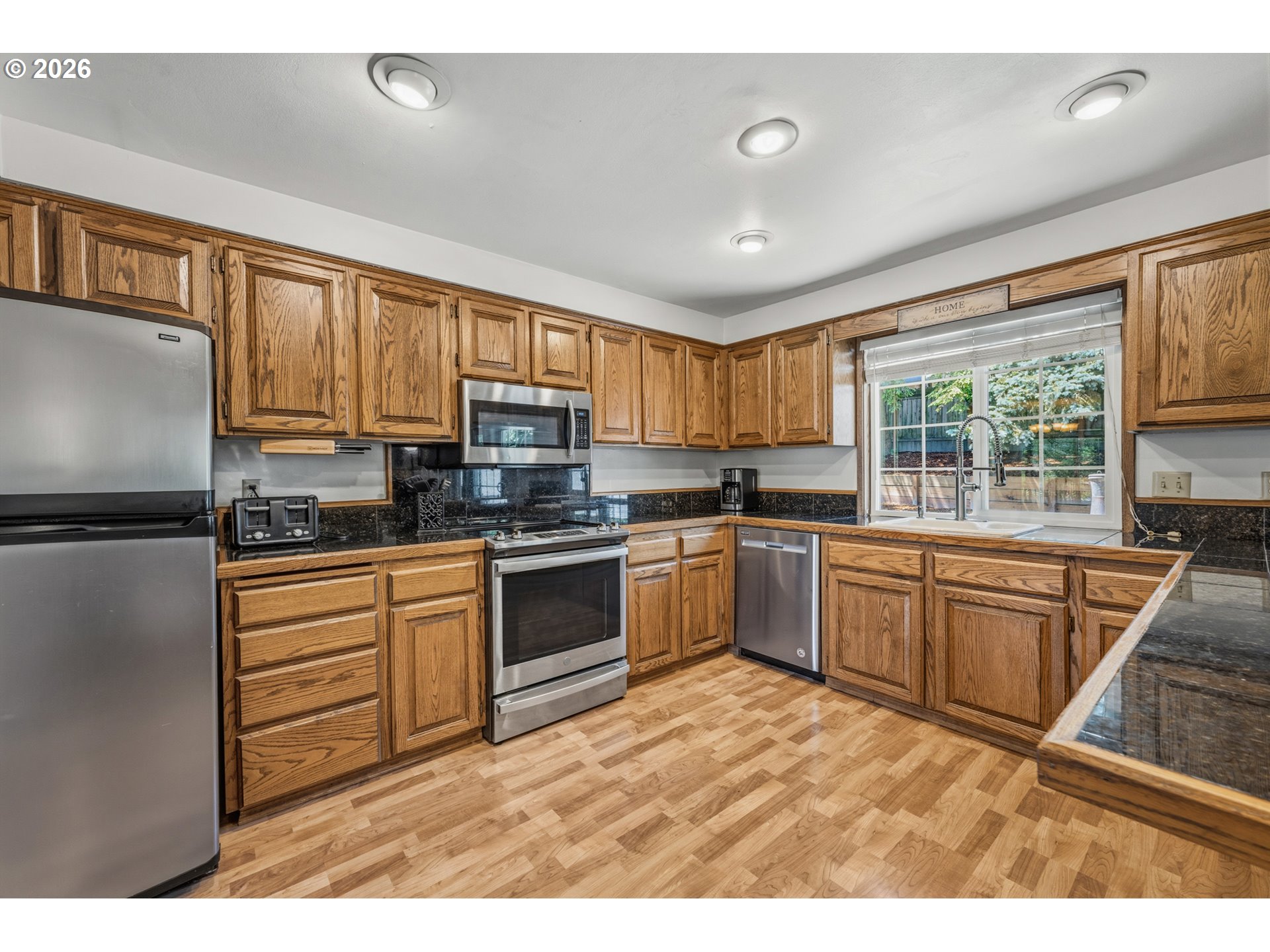 5425 Southwest 208th Court Beaverton, OR 97078 - Photo 15 of 43