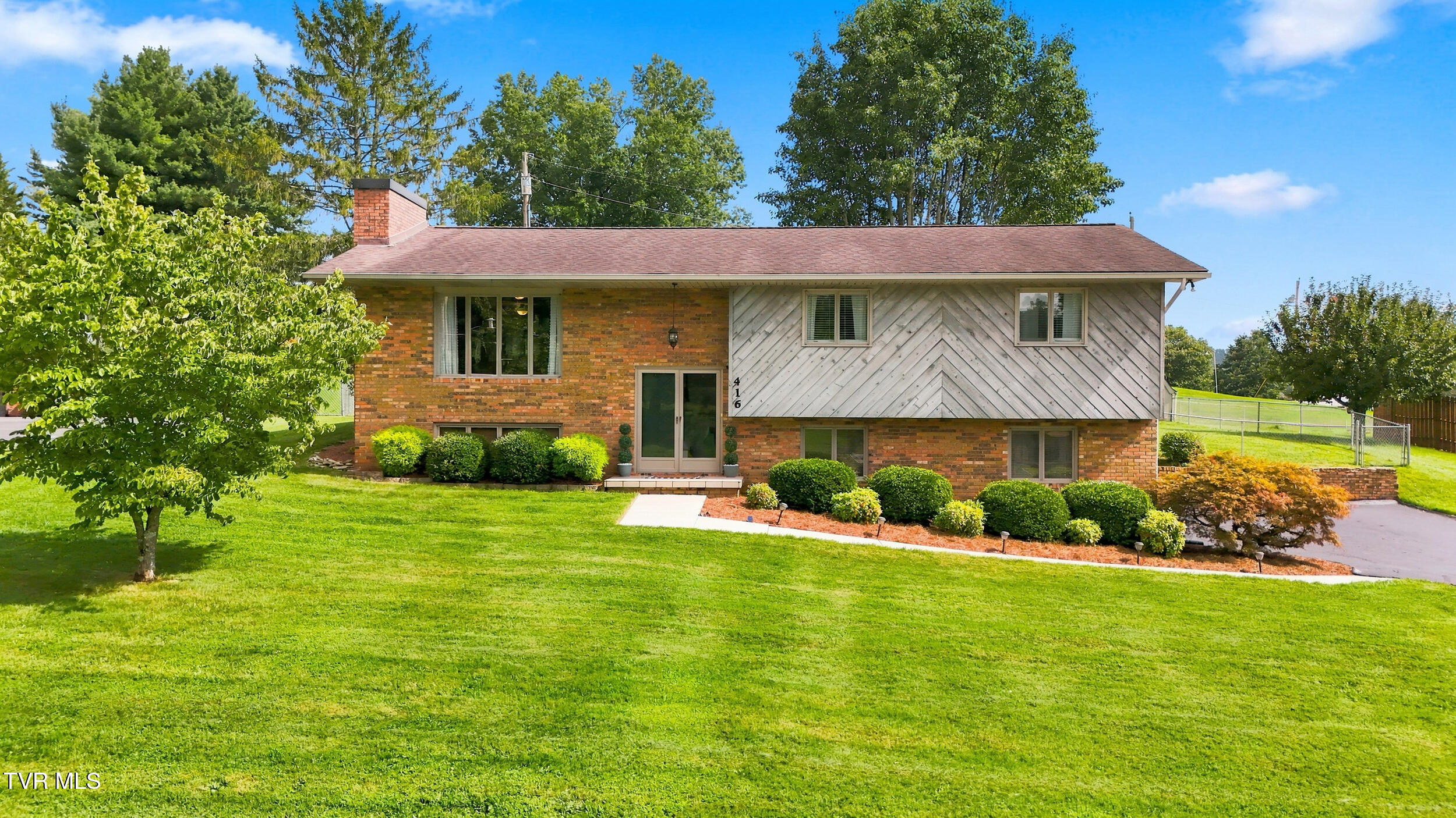 1_416 montezuma rd-02