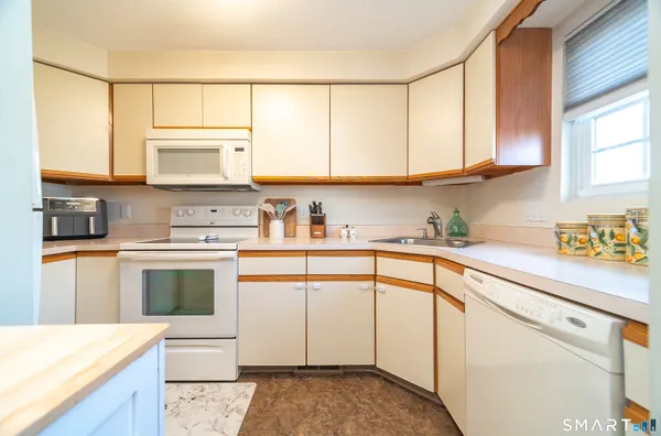 $219,900 | 1367 Hanover Avenue, Unit 603, Meriden, CT 06451