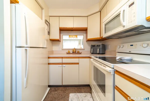 $219,900 | 1367 Hanover Avenue, Unit 603, Meriden, CT 06451