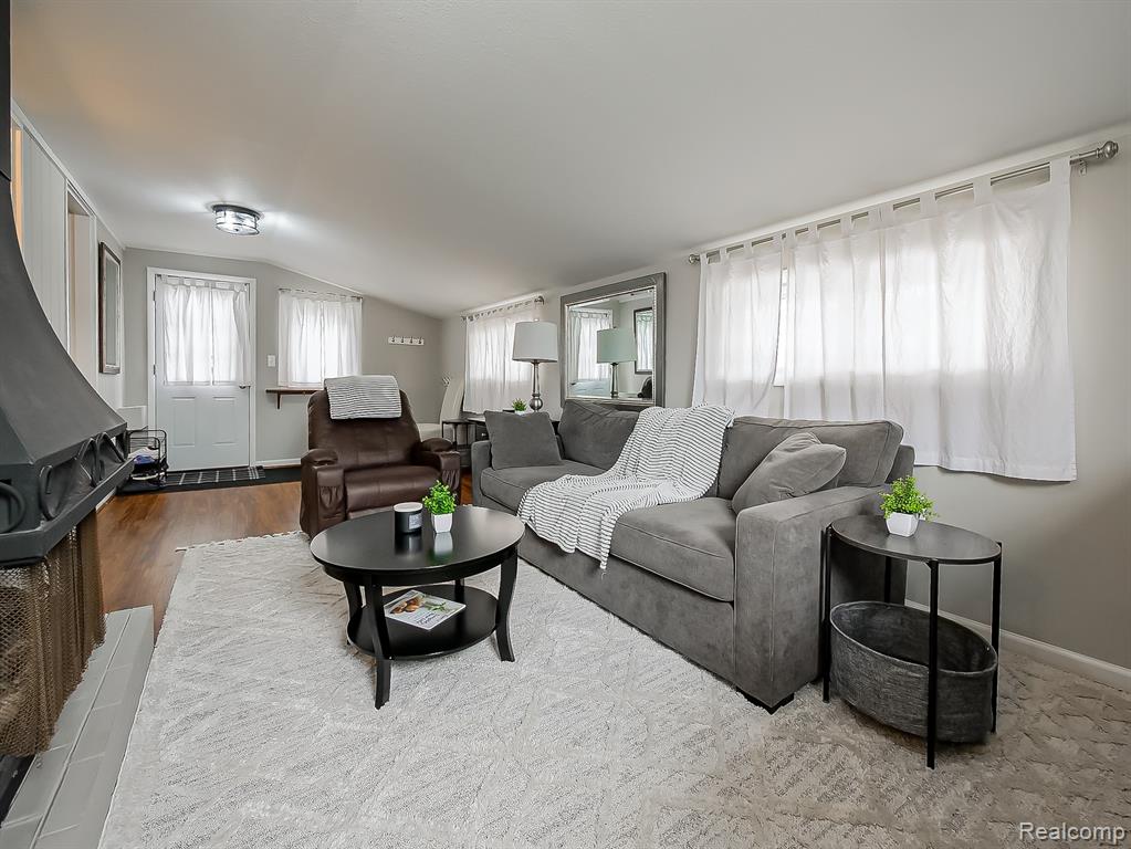 28600 Southpointe Road Grosse Ile, MI 48138 - Photo 12 of 35 Gallery Image 12