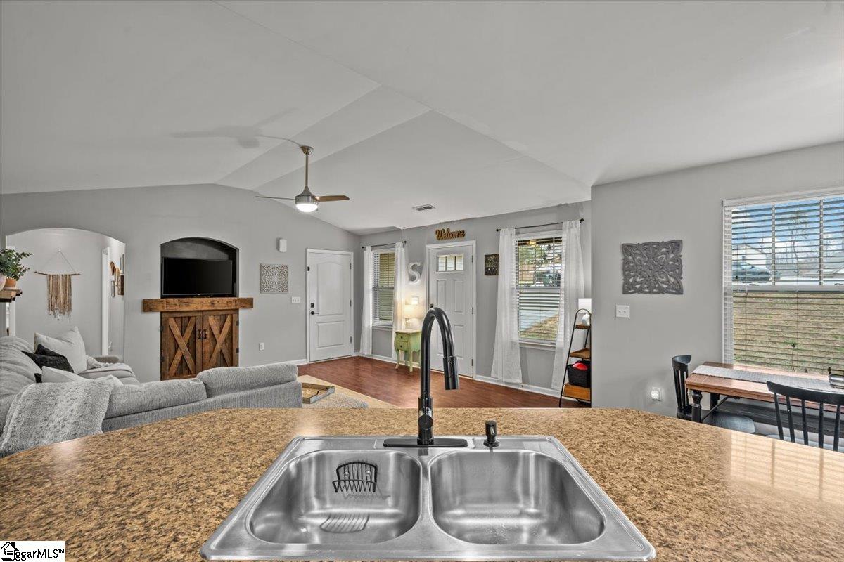 155 Autumn Hill Road Greer, SC 29651 - Photo 11 of 35 Gallery Image 11