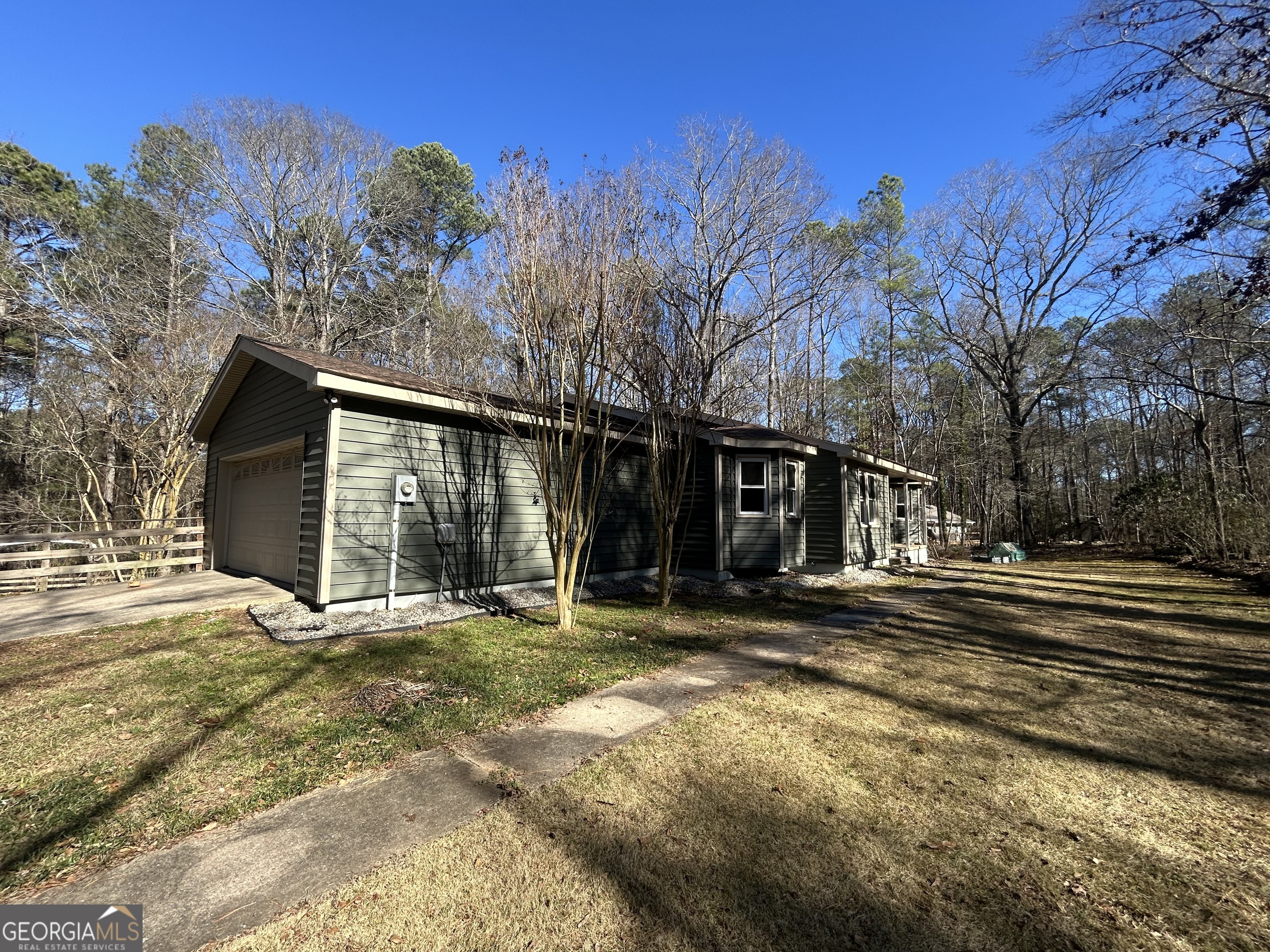 2637 Jonesboro Road Fairburn, GA 30213 - Photo 2 of 20