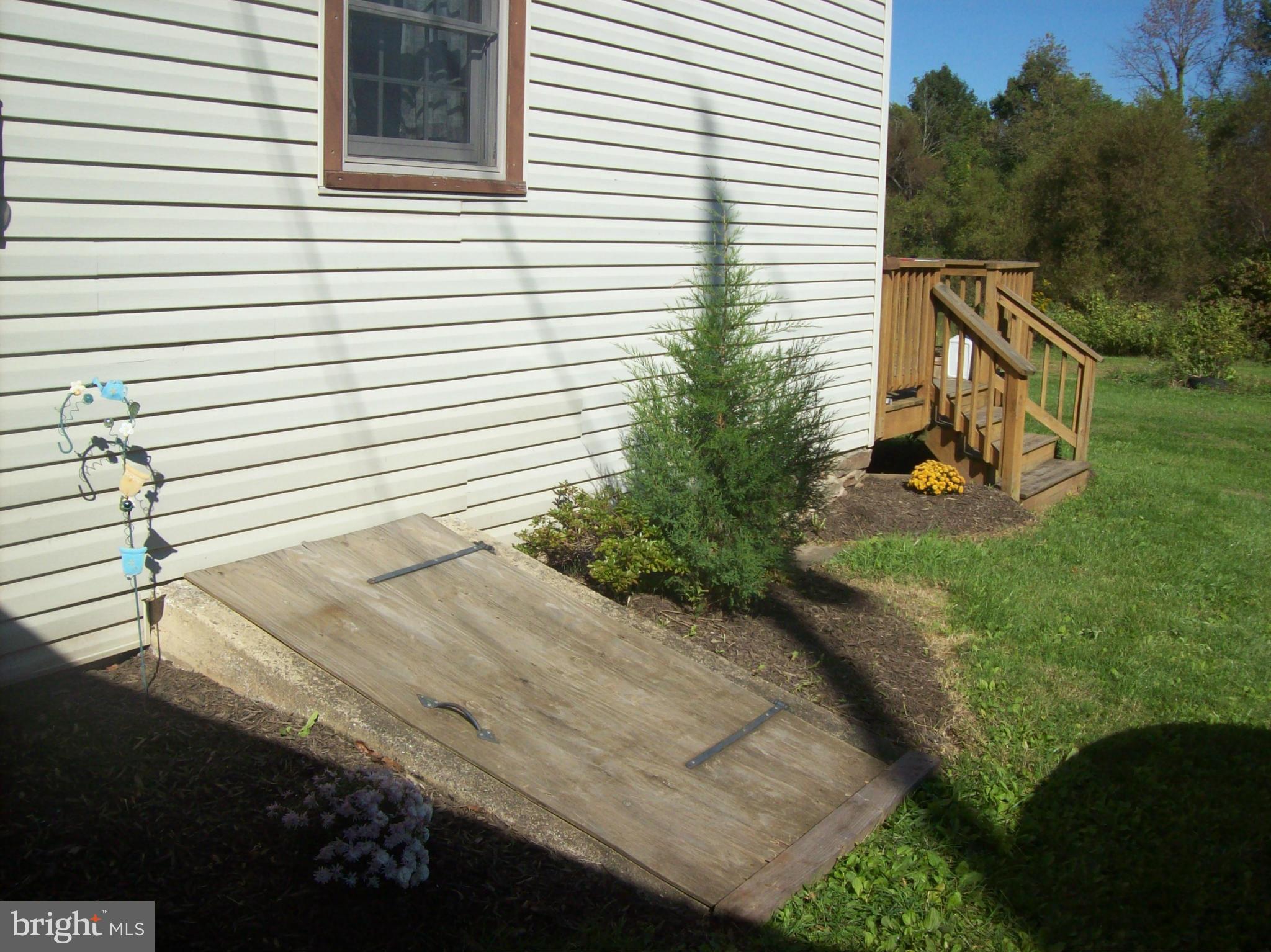 431 Wenschoff Road Fairfield, PA 17320 - Photo 11 of 18 Exterior (Rear)