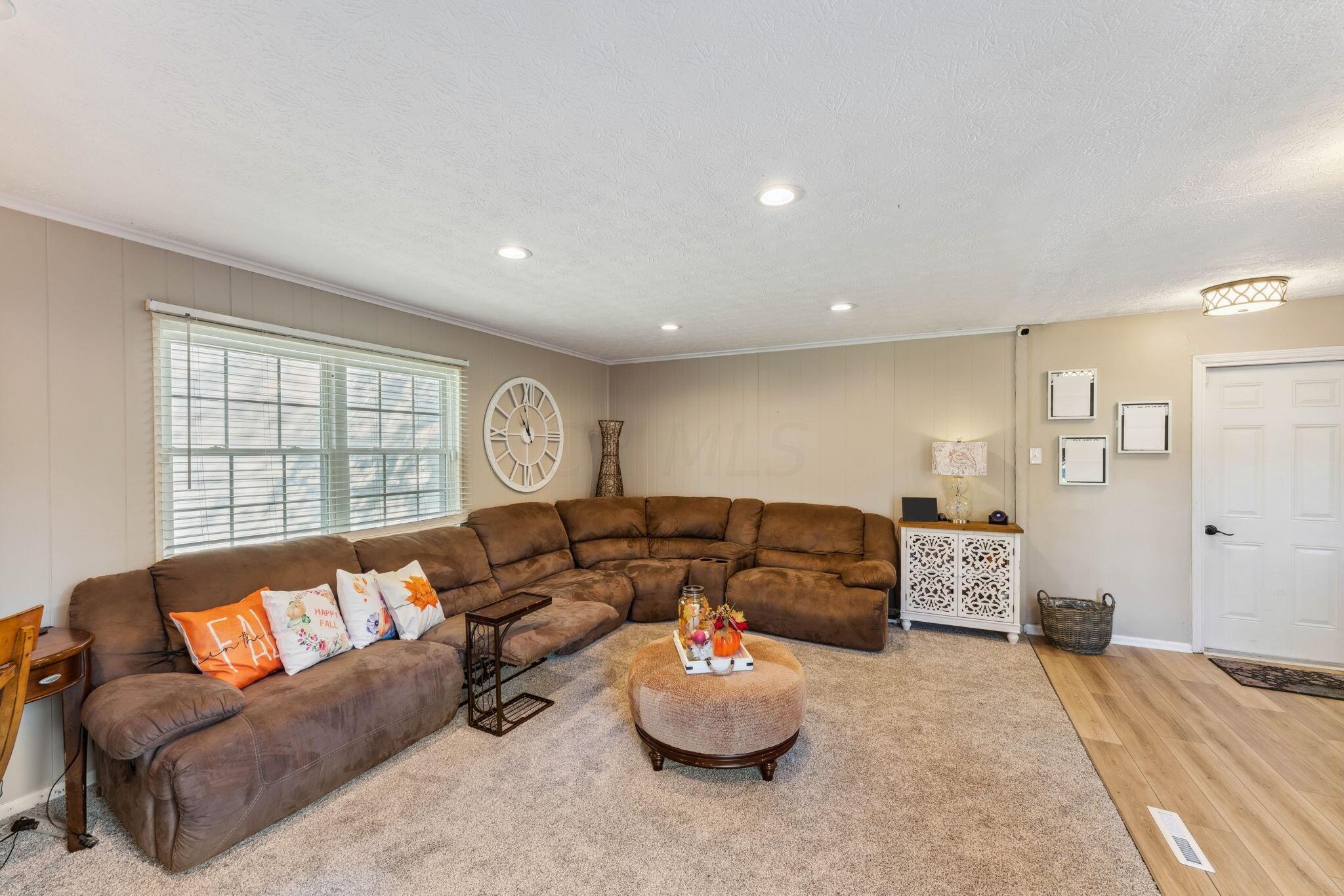 6621 Lisa Marie Road Columbus, OH 43229 - Photo 8 of 48 4-web-or-mls-6621-lisamarie-rd