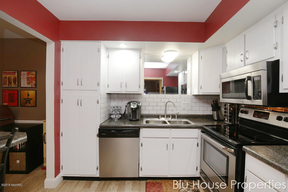 6714 Cascade Road Southeast, Unit C12 Grand Rapids, MI 49546 - Photo 4 of 24