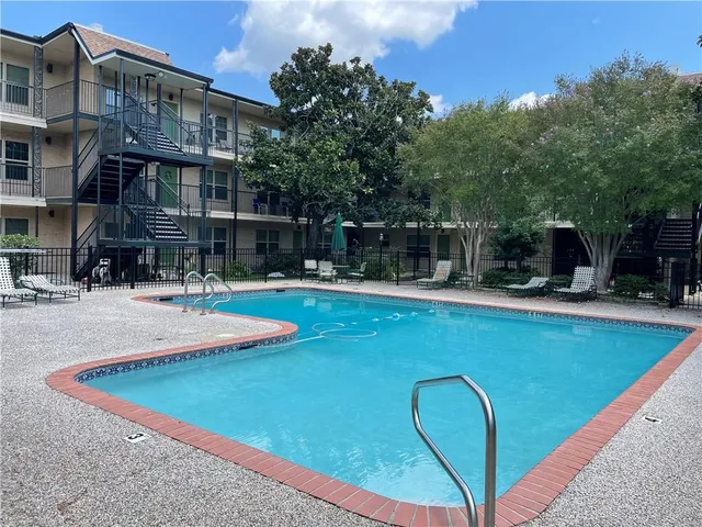 $1,325 | 2700 Whitney Place, Unit 730, Metairie, LA 70002