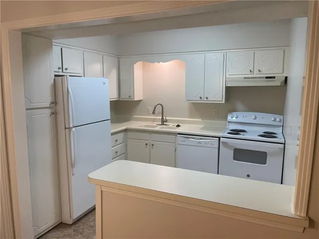 $1,325 | 2700 Whitney Place, Unit 730, Metairie, LA 70002