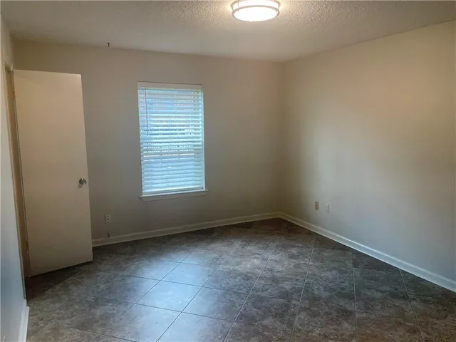 $1,325 | 2700 Whitney Place, Unit 730, Metairie, LA 70002