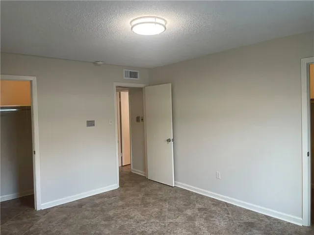 $1,325 | 2700 Whitney Place, Unit 730, Metairie, LA 70002