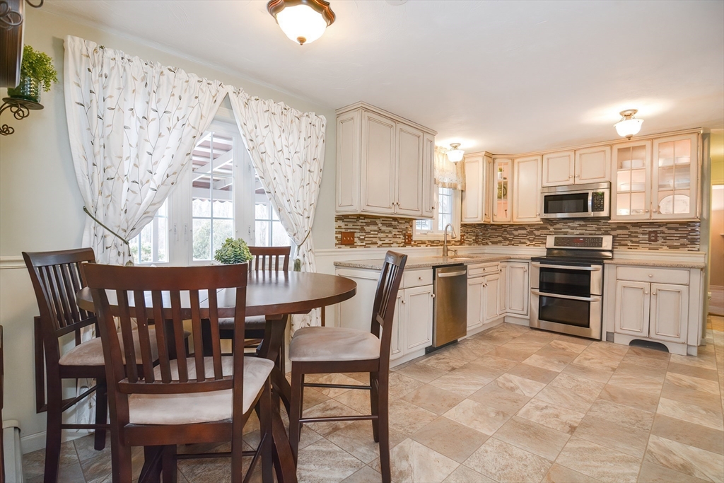 39 Fox Run Road Bellingham, MA 02019 - Photo 12 of 40 Gallery Image 12
