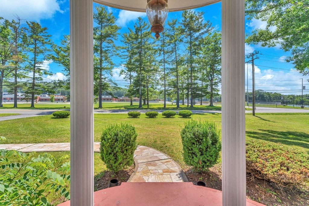 309 Hinton Road Shady Spring, WV 25918 - Photo 4 of 52 Gallery Image 4