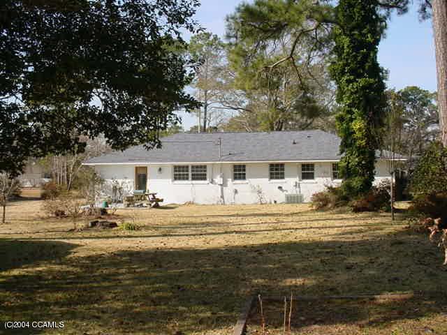 606 Robin Road Morehead City, NC 28557 - Photo 2 of 3 Rear View