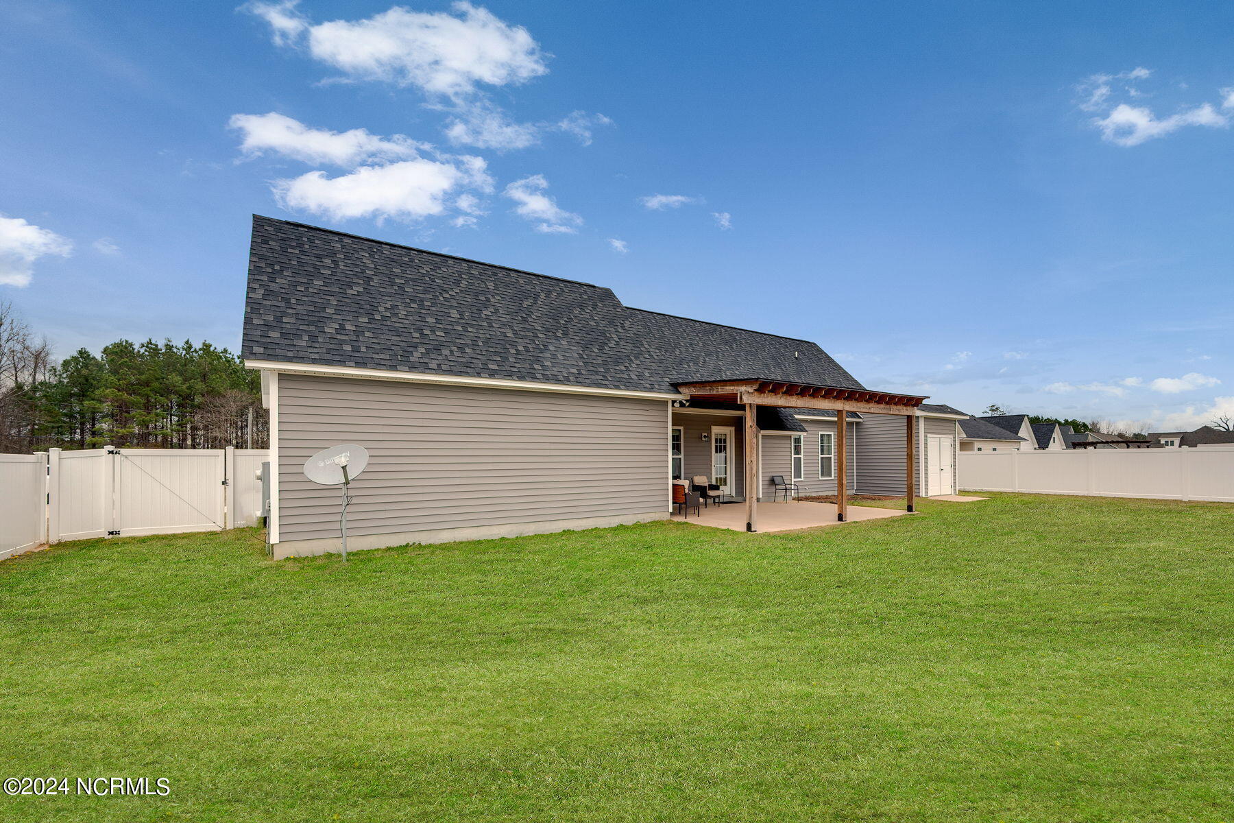 2714 Madison Hardee Road Ayden, NC 28513 - Photo 8 of 54 5-web-or-mls-2714 Madison Hardee Road-00