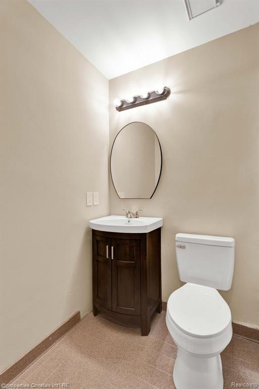 2411 Rochelle Park Drive Rochester Hills, MI 48309 - Photo 23 of 41