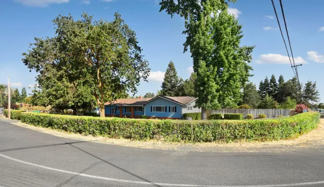 a house view with a outdoor space