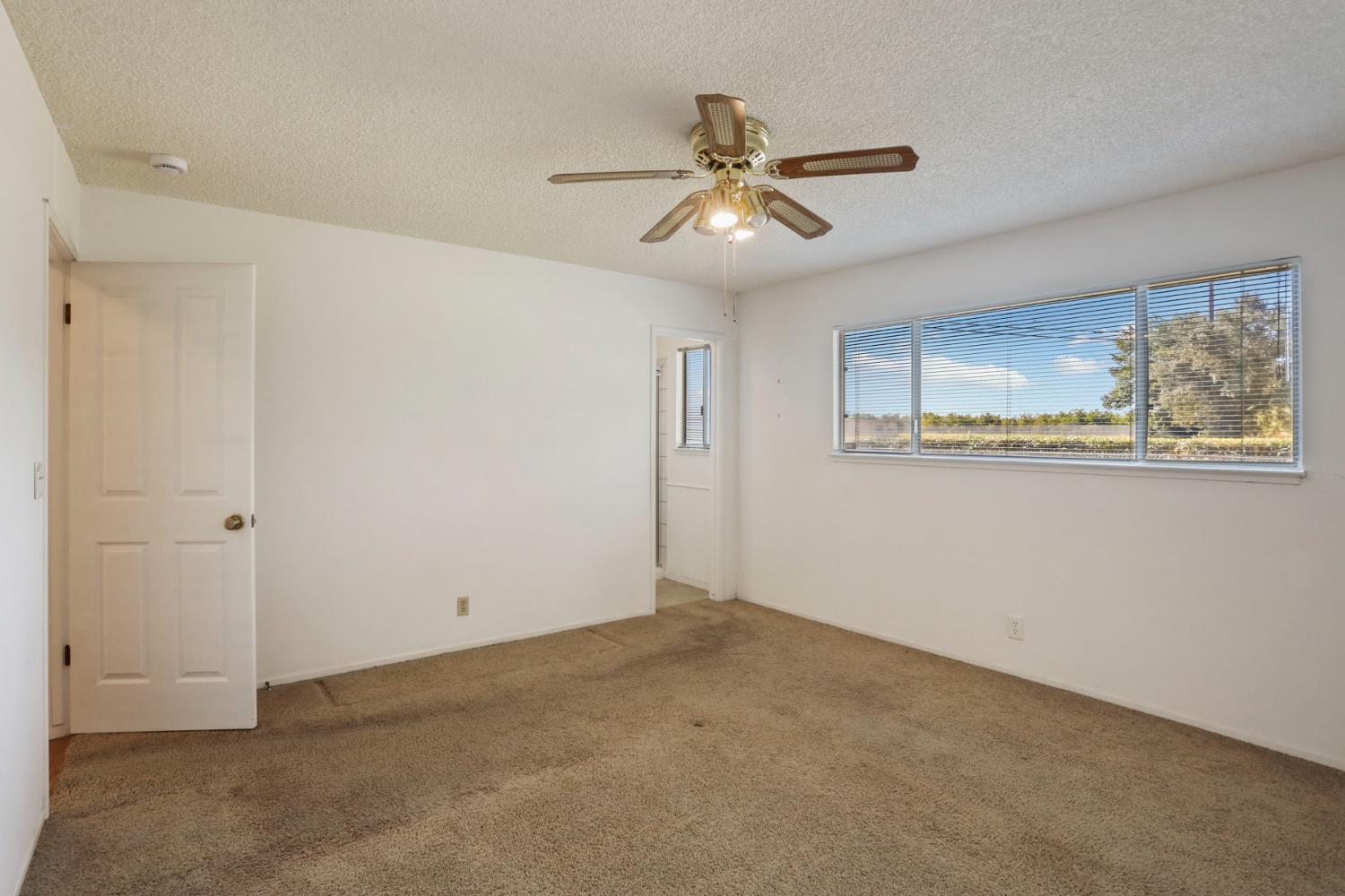 13495 Live Oak Road Lodi, CA 95240 - Photo 41 of 47 a view of an empty room