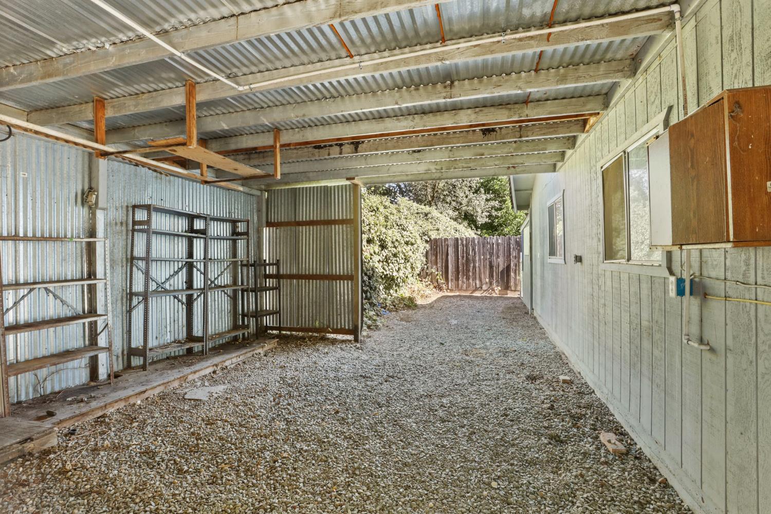 13495 Live Oak Road Lodi, CA 95240 - Photo 47 of 47 a view of a garage