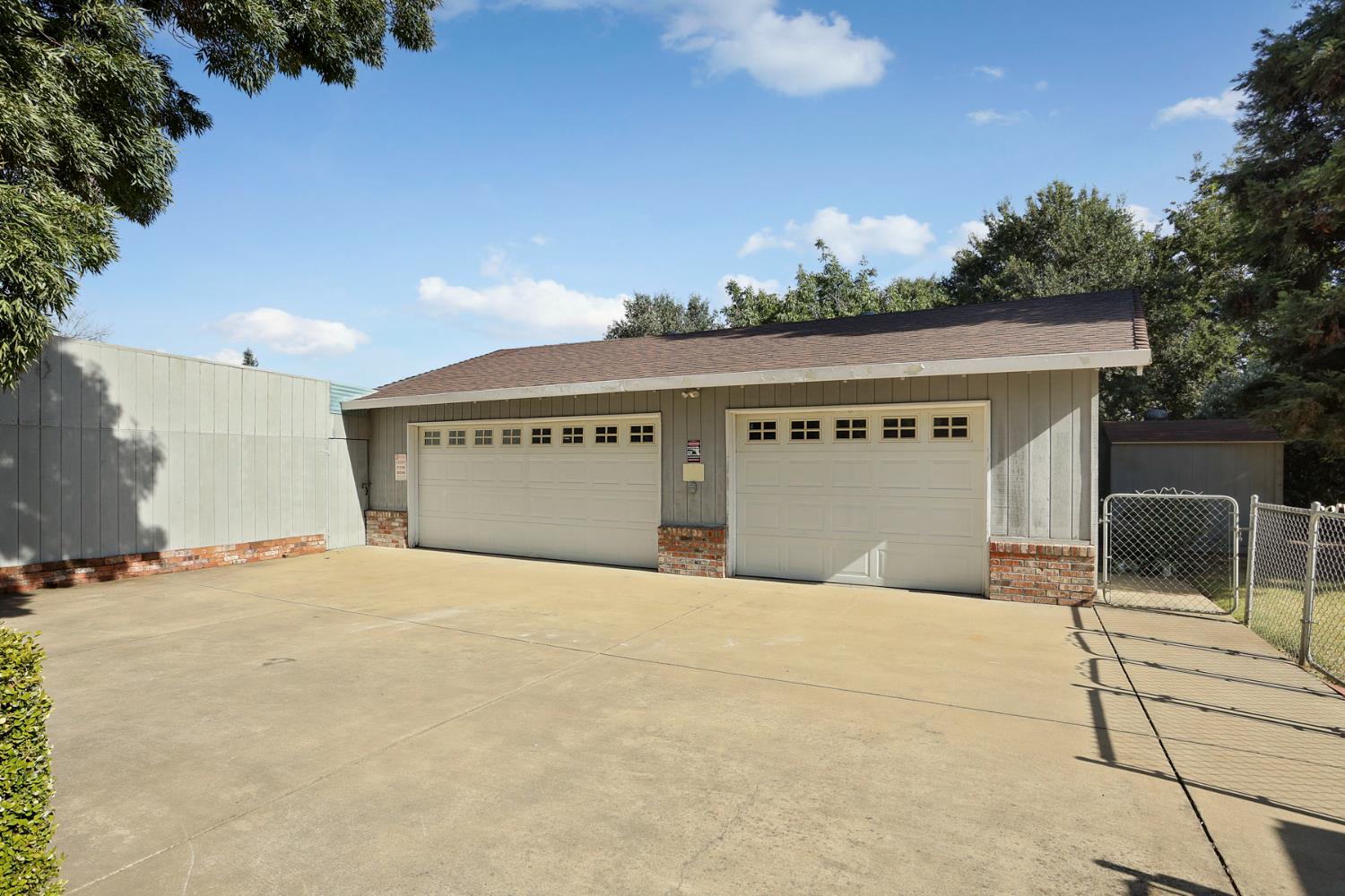 13495 Live Oak Road Lodi, CA 95240 - Photo 8 of 47 a view of large building with a entryway in front of it