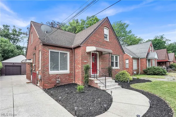 $264,900 | 2313 Lorimer Road, Cleveland, OH 44134