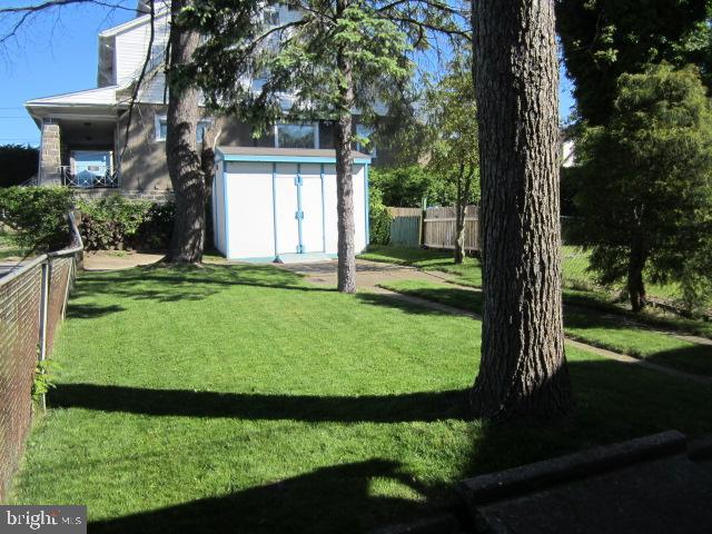 619 Baily Road Lansdowne, PA 19050 - Photo 4 of 21 Back Yard