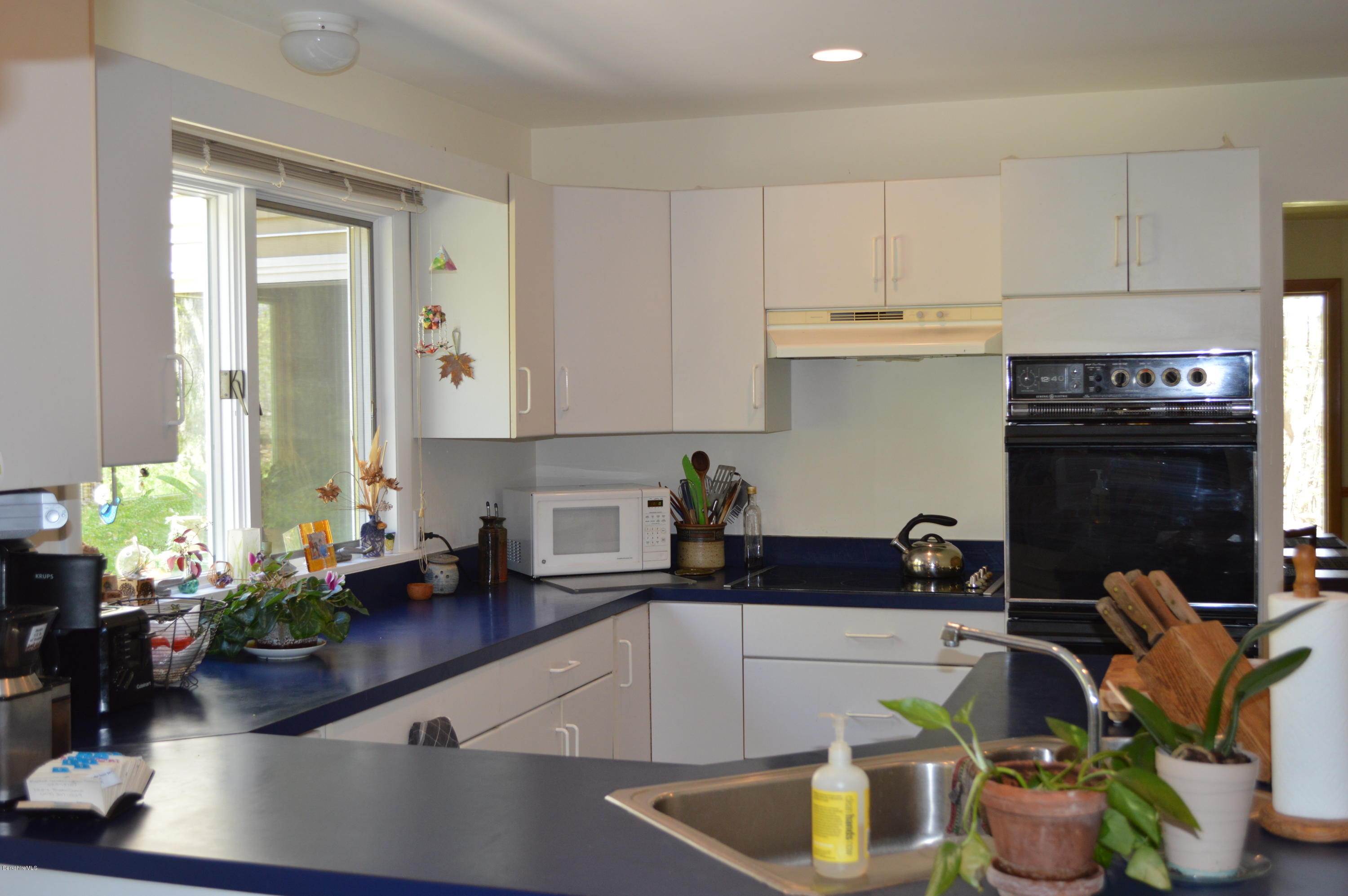 379 McNerney Road Becket, MA 01223 - Photo 11 of 37 Kitchen