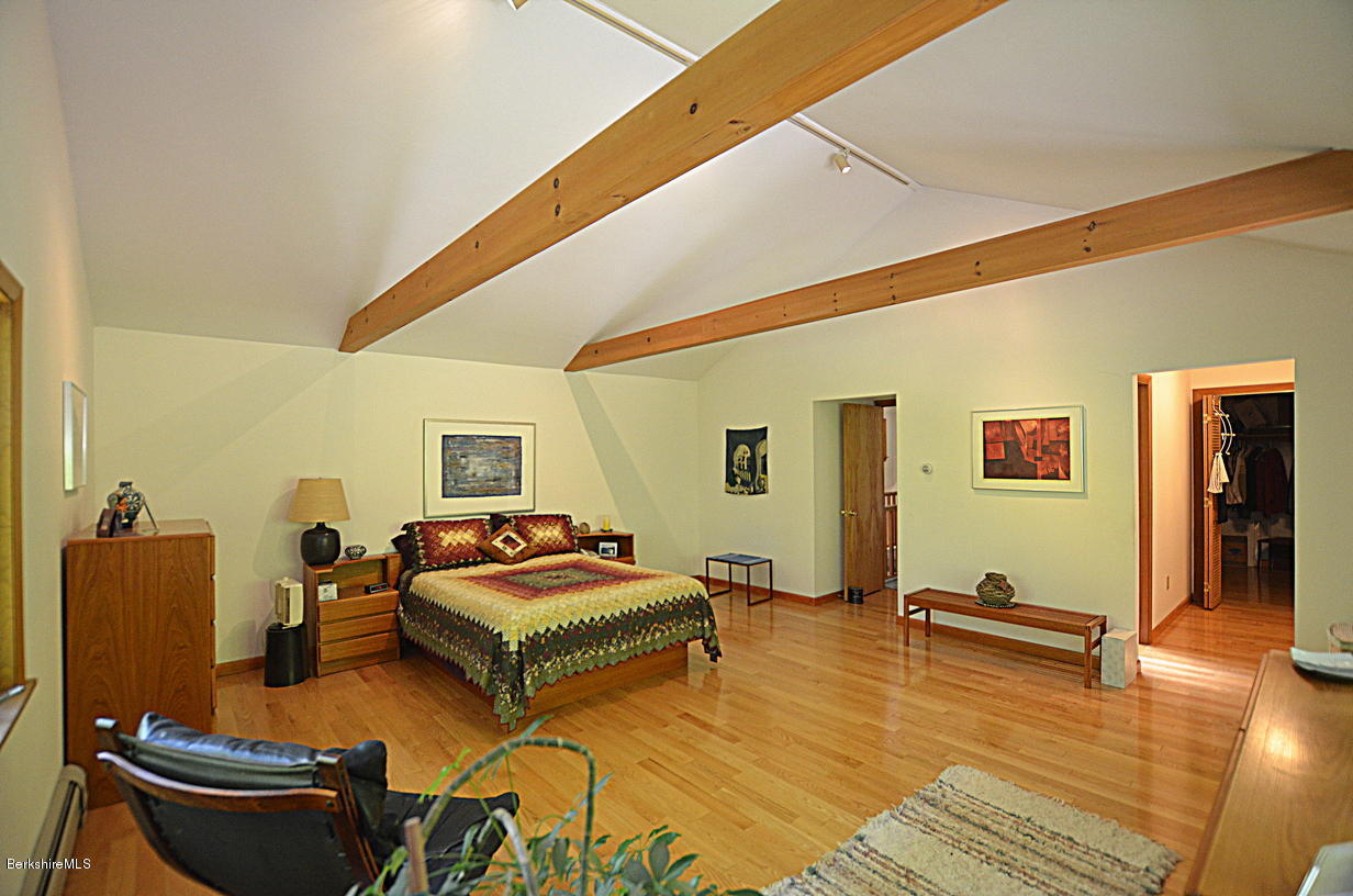 379 McNerney Road Becket, MA 01223 - Photo 23 of 37 Master suite /bath