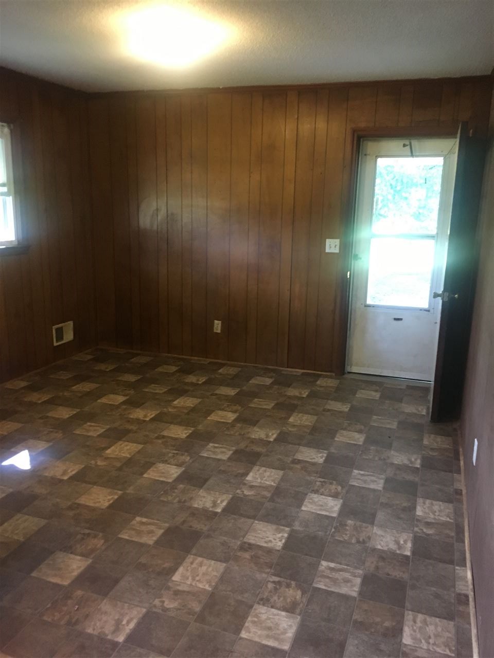 328 Spencer Road Jonesville, SC 29353 - Photo 3 of 10 Gallery Image 3