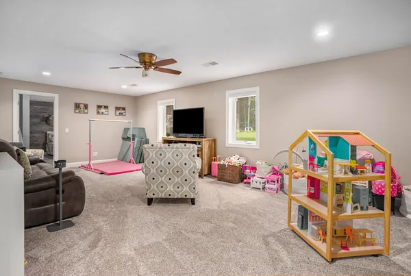 $899,900 | 5928 Heights Ravenna Road, Fruitport, MI 49415