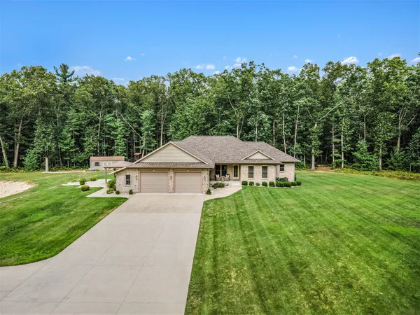 $899,900 | 5928 Heights Ravenna Road, Fruitport, MI 49415